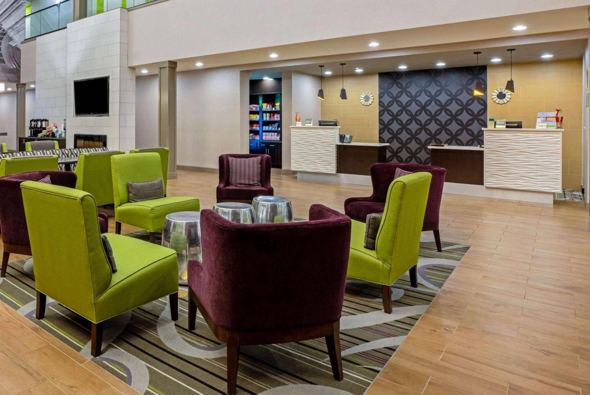 La Quinta By Wyndham Tumwater - Olympia Hotel Exterior photo